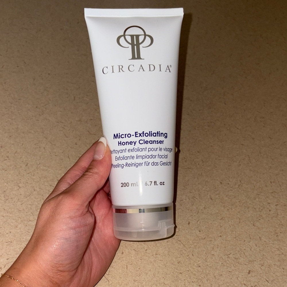Micro-Exfoliating Honey Cleanser